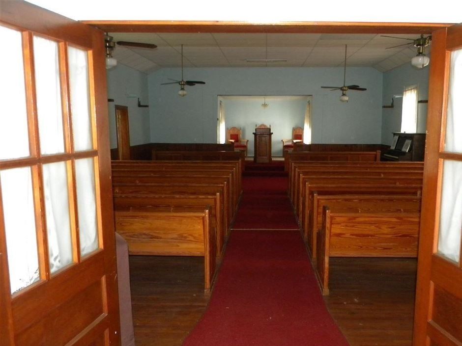 Jemison Church or Wedding Venue: 161 Thomas Street, Jemison, AL 35085
